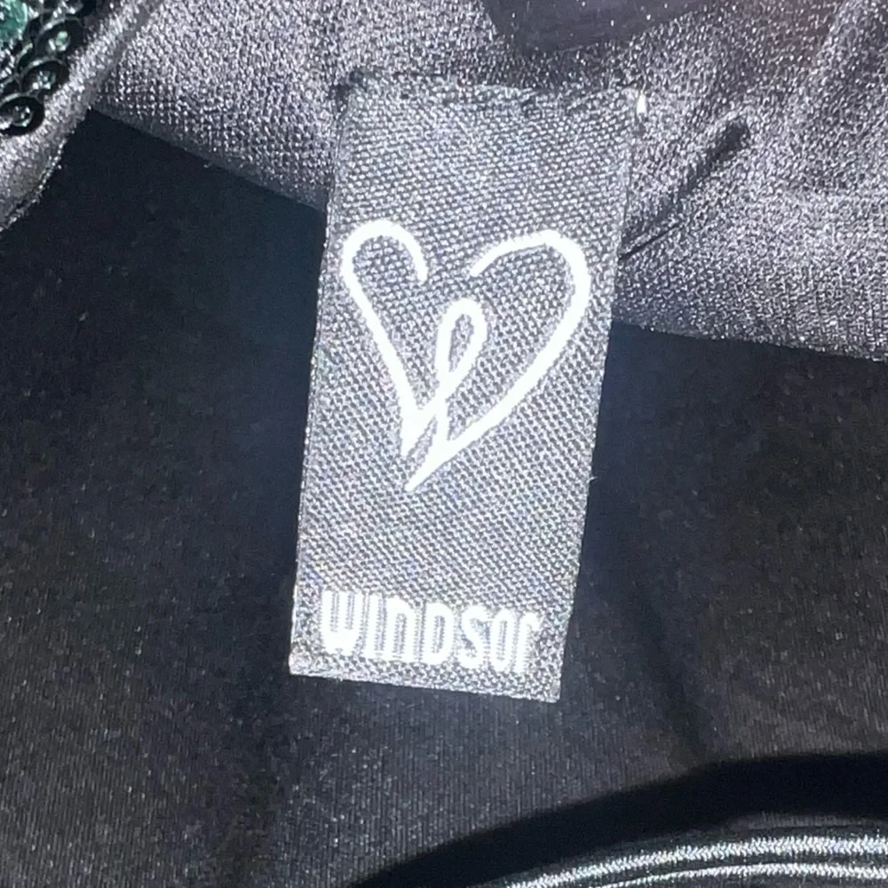 Windsor- Karina Formal Sequin Cross-Back Mini dark green and black Dress - Picture 6 of 7